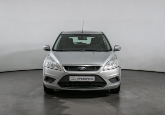 Подержанный автомобиль Ford Focus Hatchback 2011 года (2 фото)