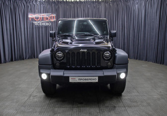 Подержанный автомобиль Jeep Wrangler 2012 года (2 фото)