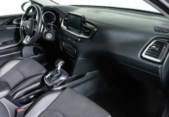 Подержанный автомобиль Kia Ceed Hatchback 2018 года (9 фото)