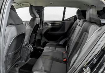 Подержанный автомобиль Volvo XC40 2021 года (12 фото)