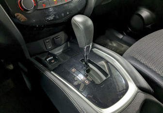 Подержанный автомобиль Nissan Qashqai 2014 года (27 фото)