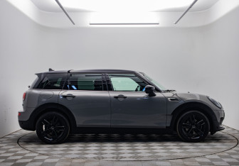 Подержанный автомобиль MINI Clubman Wagon 2021 года (4 фото)