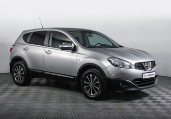 Подержанный автомобиль Nissan Qashqai 2013 года (3 фото)