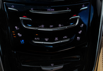 Подержанный автомобиль Cadillac Escalade Suv 2016 года (24 фото)