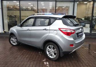 Подержанный автомобиль Changan CS35 2018 года (6 фото)