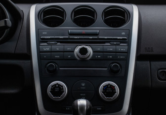 Подержанный автомобиль Mazda CX-7 2008 года (14 фото)