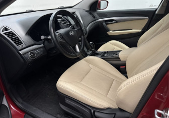 Подержанный автомобиль Hyundai i40 Sedan 2016 года (9 фото)