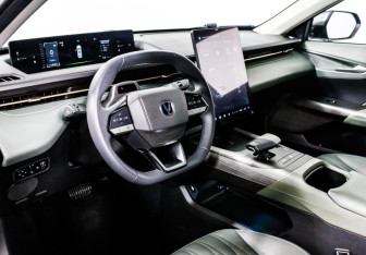 Подержанный автомобиль Changan Lamore 2024 года (13 фото)