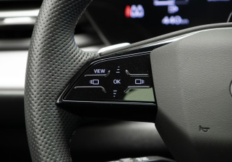 Подержанный автомобиль Audi Q5 2025 года (12 фото)