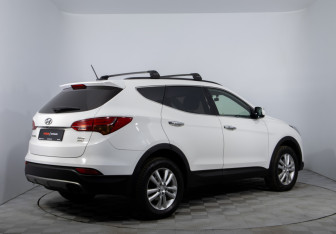 Подержанный автомобиль Hyundai Santa Fe 2014 года (5 фото)