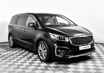 Подержанный автомобиль Kia Carnival 2019 года (3 фото)