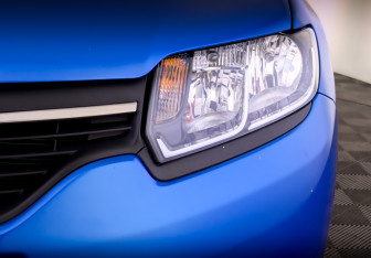 Подержанный автомобиль Renault Sandero 2014 года (17 фото)