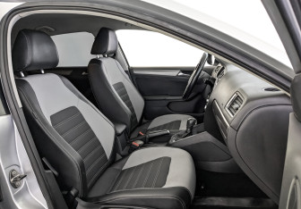 Подержанный автомобиль Volkswagen Jetta Sedan 2012 года (22 фото)