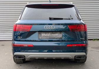 Подержанный автомобиль Audi Q7 2019 года (6 фото)