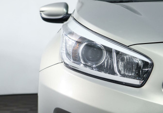 Подержанный автомобиль Kia Ceed Hatchback 2017 года (7 фото)