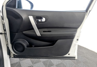 Подержанный автомобиль Nissan Qashqai 2013 года (24 фото)