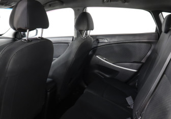 Подержанный автомобиль Hyundai Solaris Hatchback 2012 года (8 фото)