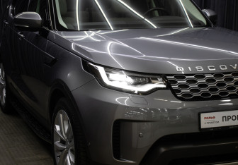 Подержанный автомобиль Land Rover Discovery 2022 года (25 фото)