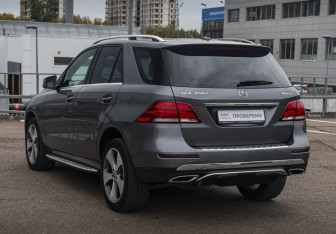 Подержанный автомобиль Mercedes-Benz GLE 2018 года (7 фото)