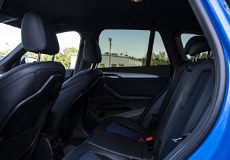 Подержанный автомобиль BMW X1 2019 года (16 фото)