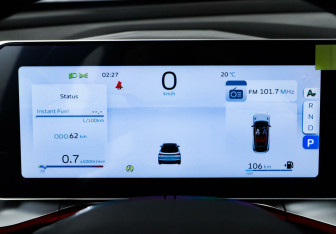 Подержанный автомобиль Geely Coolray 2023 года (10 фото)