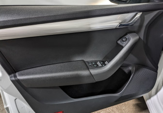 Подержанный автомобиль Skoda Octavia Liftback 2019 года (19 фото)