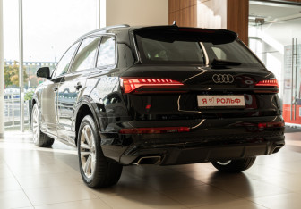 Новый Audi Q7 2025 (5 фото)