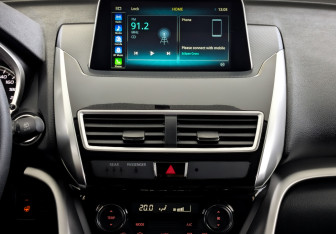 Подержанный автомобиль Mitsubishi Eclipse Cross 2022 года (15 фото)