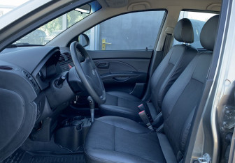 Подержанный автомобиль Kia Picanto 2009 года (13 фото)
