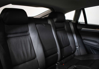 Подержанный автомобиль BMW X6 2010 года (13 фото)