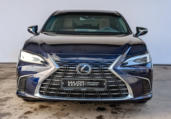 Подержанный автомобиль Lexus ES 2025 года (2 фото)