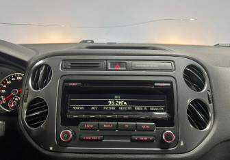 Подержанный автомобиль Volkswagen Tiguan 2012 года (15 фото)