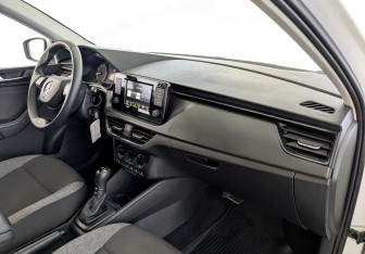 Подержанный автомобиль Skoda Rapid Liftback 2021 года (11 фото)