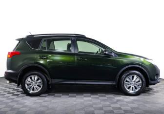 Подержанный автомобиль Toyota RAV4 2013 года (4 фото)