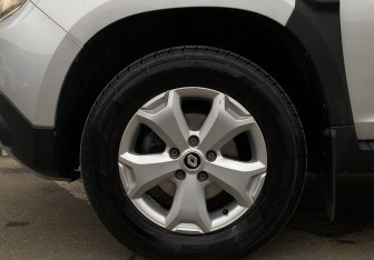 Подержанный автомобиль Renault Duster 2021 года (9 фото)