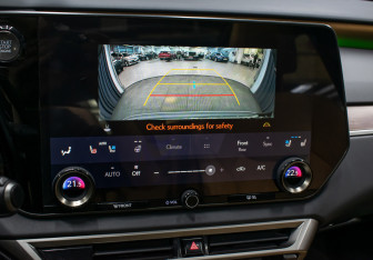 Подержанный автомобиль Lexus RX 2022 года (22 фото)