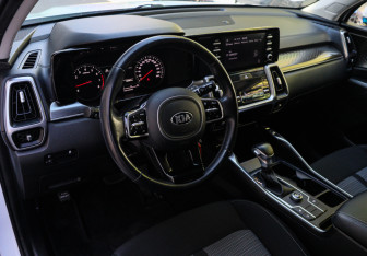 Подержанный автомобиль Kia Sorento 2021 года (11 фото)