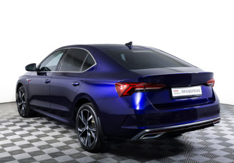Подержанный автомобиль Skoda Octavia Liftback 2021 года (7 фото)