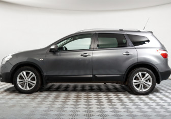 Подержанный автомобиль Nissan Qashqai+2 2012 года (8 фото)
