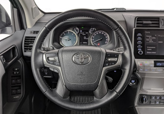Подержанный автомобиль Toyota Land Cruiser Prado 2021 года (22 фото)