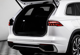 Подержанный автомобиль Geely Monjaro 2023 года (13 фото)