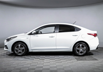 Подержанный автомобиль Hyundai Solaris Sedan 2017 года (8 фото)
