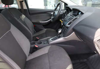 Подержанный автомобиль Ford Focus Hatchback 2013 года (5 фото)