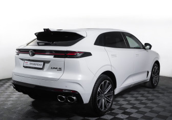 Подержанный автомобиль Changan UNI-K 2023 года (5 фото)