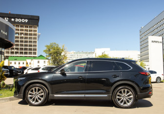 Подержанный автомобиль Mazda CX-9 2018 года (6 фото)