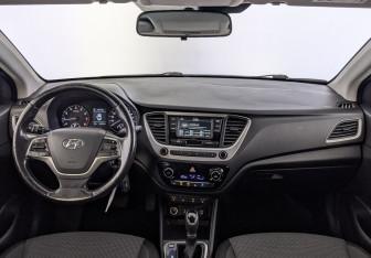 Подержанный автомобиль Hyundai Solaris Sedan 2017 года (14 фото)