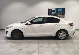Подержанный автомобиль Mazda 3 Sedan 2011 года (8 фото)