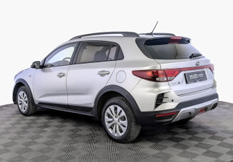 Подержанный автомобиль Kia Rio Hatchback 2021 года (7 фото)