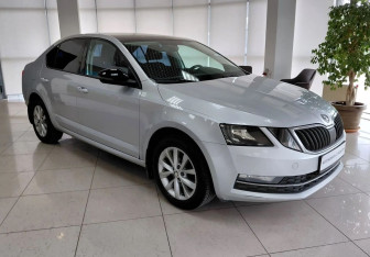 Подержанный автомобиль Skoda Octavia Liftback 2018 года (3 фото)