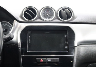 Подержанный автомобиль Suzuki Vitara 2016 года (16 фото)